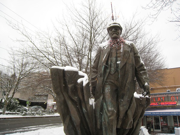 lenin-snow