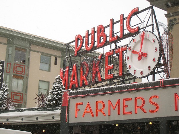 pike-market-snow