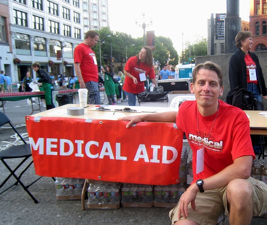 marathon-volunteer-3