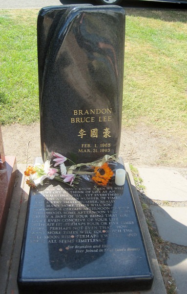 brandon-lee-grave