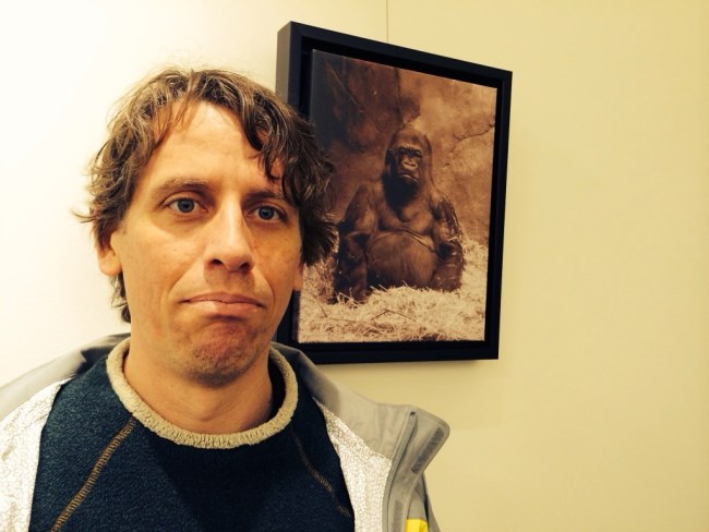 MAS in front of gorlla