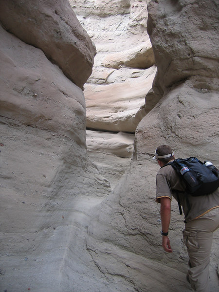 hiking-slot-canyons
